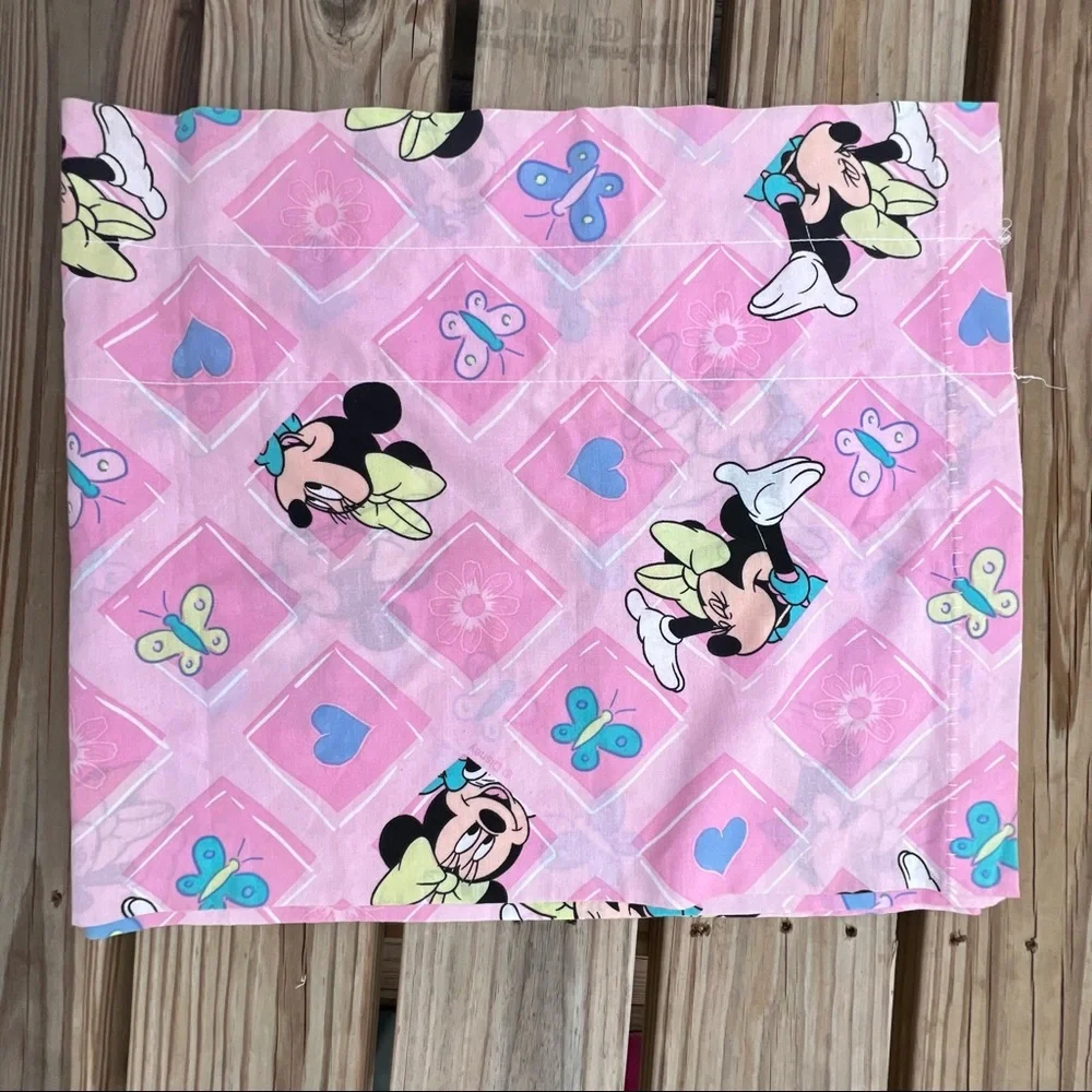 - Minnie Mouse Curtain Valance! EUC!